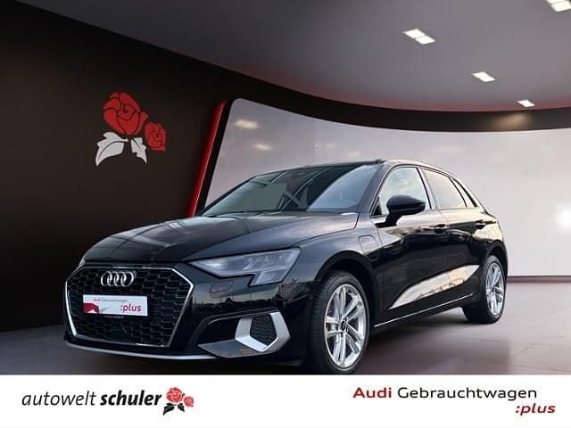 Brillantschwarz Gebraucht 2023 Audi A3 Sportback e-tron Advanced Plus Kleinwagen | 25.770 € (Fairer Preis) - Bild 1/4