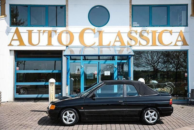 Gebraucht Ford Escort Cabriolet 105 PS (77 kW) 1991 Schwarz Cabrio
