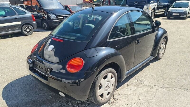 Gebraucht VW New Beetle 90 PS (66 kW) 1999 Schwarz Kleinwagen