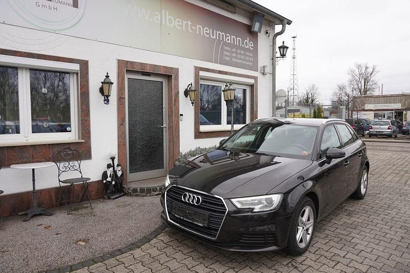Gebraucht Audi A3 Basis 116 PS (85 kW) 2017 Braun Limousine