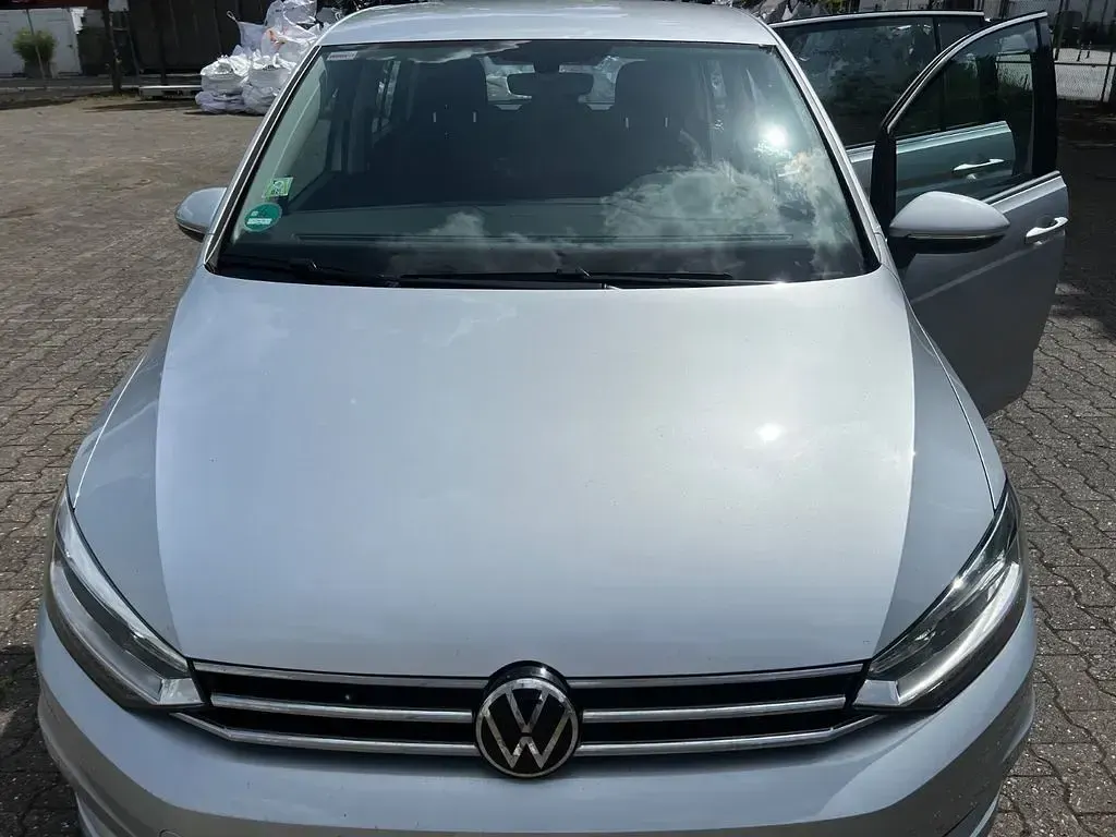 Gebraucht VW Touran Highline 150 PS (110 kW) 2021 Silber Van / Kleinbus