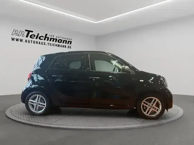 Gebraucht Smart ForFour Electric Drive 60 kW (82 PS) 2021 Schwarz Limousine