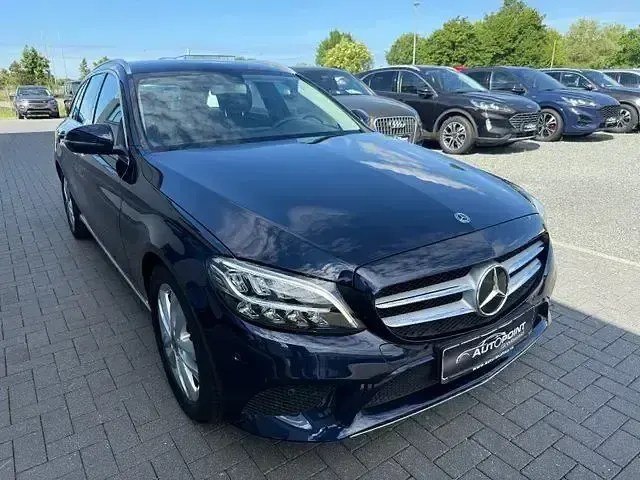 Gebraucht Mercedes C220 Avantgarde 194 PS (142 kW) 2020 Blau Limousine