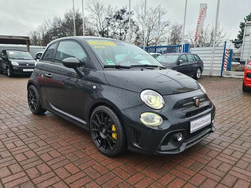 Gebraucht Abarth 695 179 PS (131 kW) 2023 Scorpione schwarz (5ce) Kleinwagen