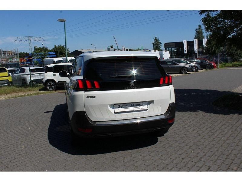 Gebraucht Peugeot 5008 Allure 131 PS (96 kW) 2021 Weiß Van / Kleinbus
