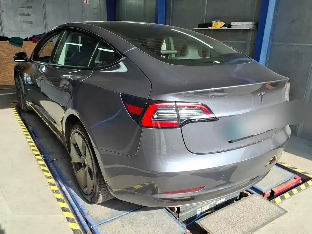 Gebraucht Tesla Model 3 Standard Range 225 kW (306 PS) 2023 Grau Limousine