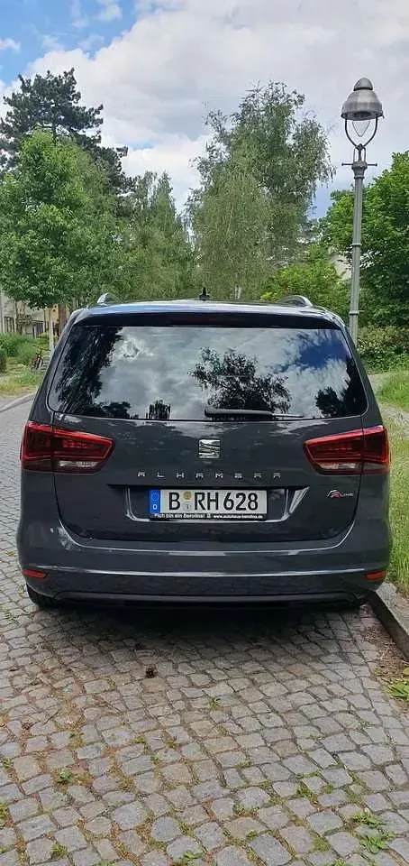 Gebraucht Seat Alhambra 150 PS (110 kW) 2022 Grau Van / Kleinbus