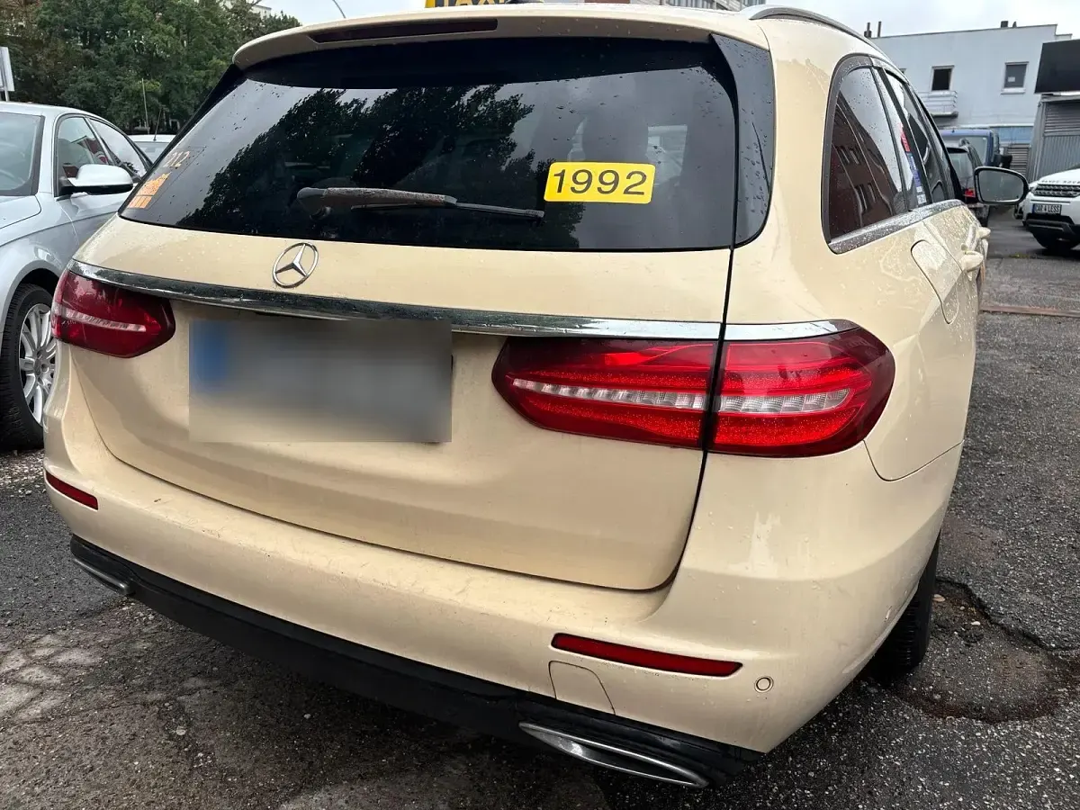 Gebraucht Mercedes E200 160 PS (117 kW) 2020 Beige Kombi