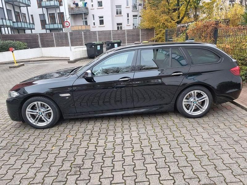 Schwarz Gebraucht 2014 BMW 530 M Sport Kombi | 14.500 € (Etwas zu teuer) - Bild 1/3