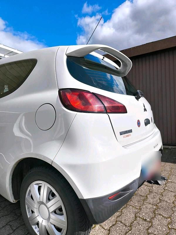 Gebraucht Mitsubishi Colt 75 PS (55 kW) 2009 Weiß Kleinwagen