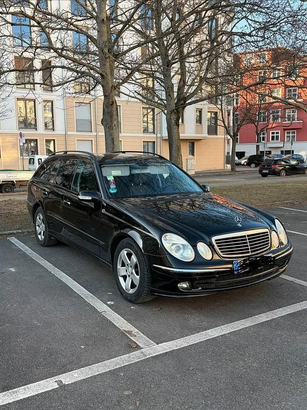 Gebraucht Mercedes E220 150 PS (110 kW) 2005 Schwarz Kombi