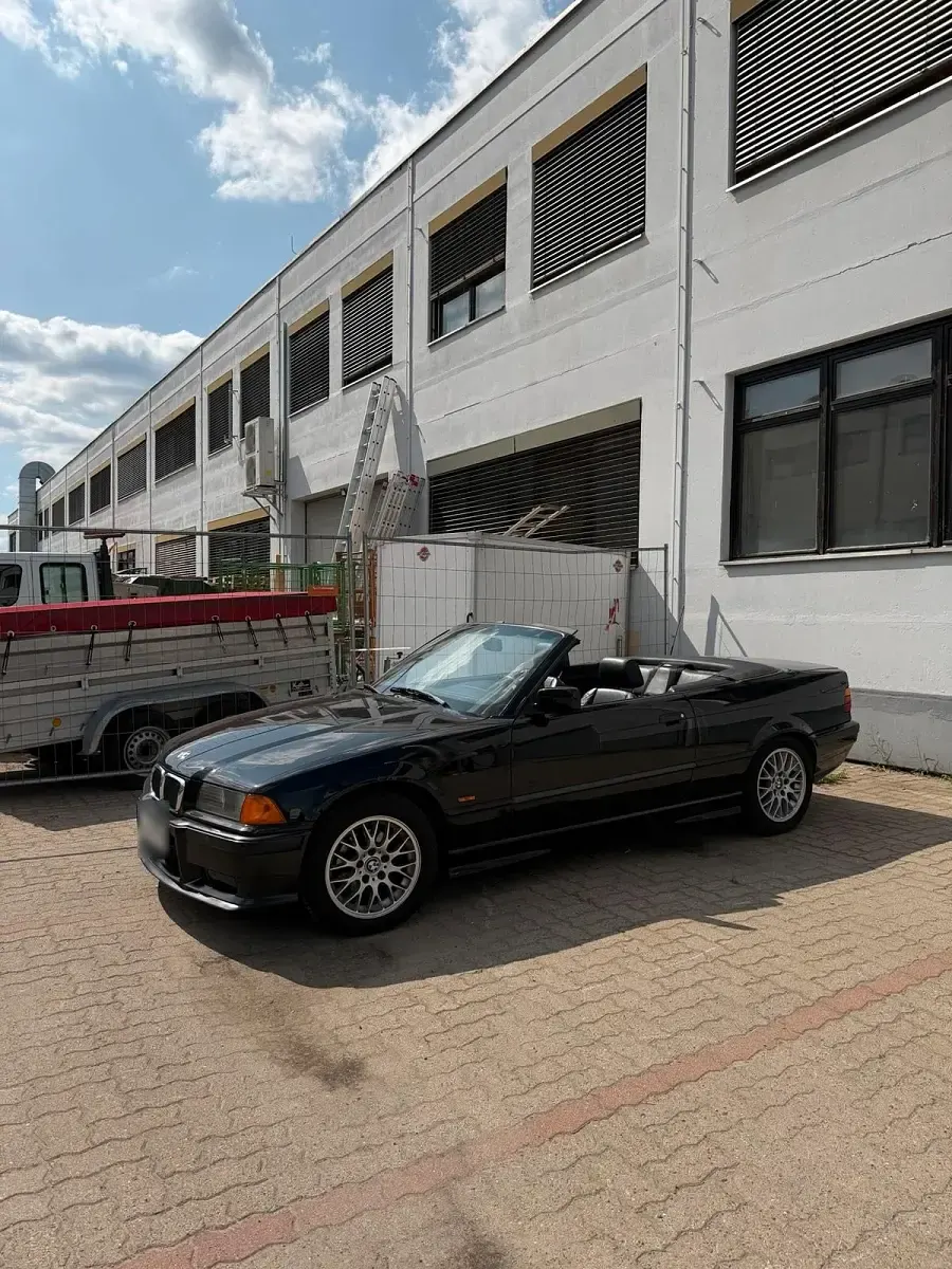 Gebraucht BMW 318 Cabriolet M Sport 115 PS (84 kW) 1997 Schwarz Cabrio