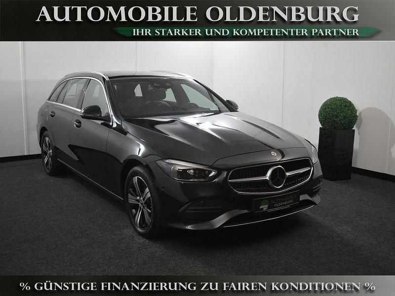 Gebraucht Mercedes C300 Avantgarde 265 PS (194 kW) 2022 Schwarz Limousine