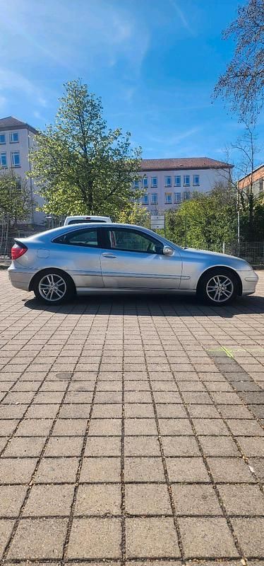 Gebraucht Mercedes C200 163 PS (119 kW) 2001 Silber Coupé
