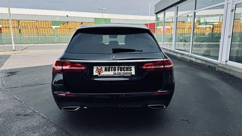 Gebraucht Mercedes E300 AMG 194 PS (142 kW) 2021 Schwarz Kombi