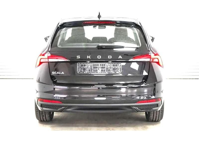 Neu Skoda Scala Selection 150 PS (110 kW) 2026 Black magic perleffekt Kleinwagen