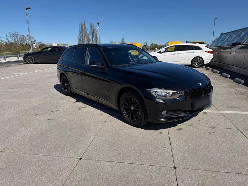 Gebraucht BMW 318 143 PS (105 kW) 2013 Schwarz Kombi