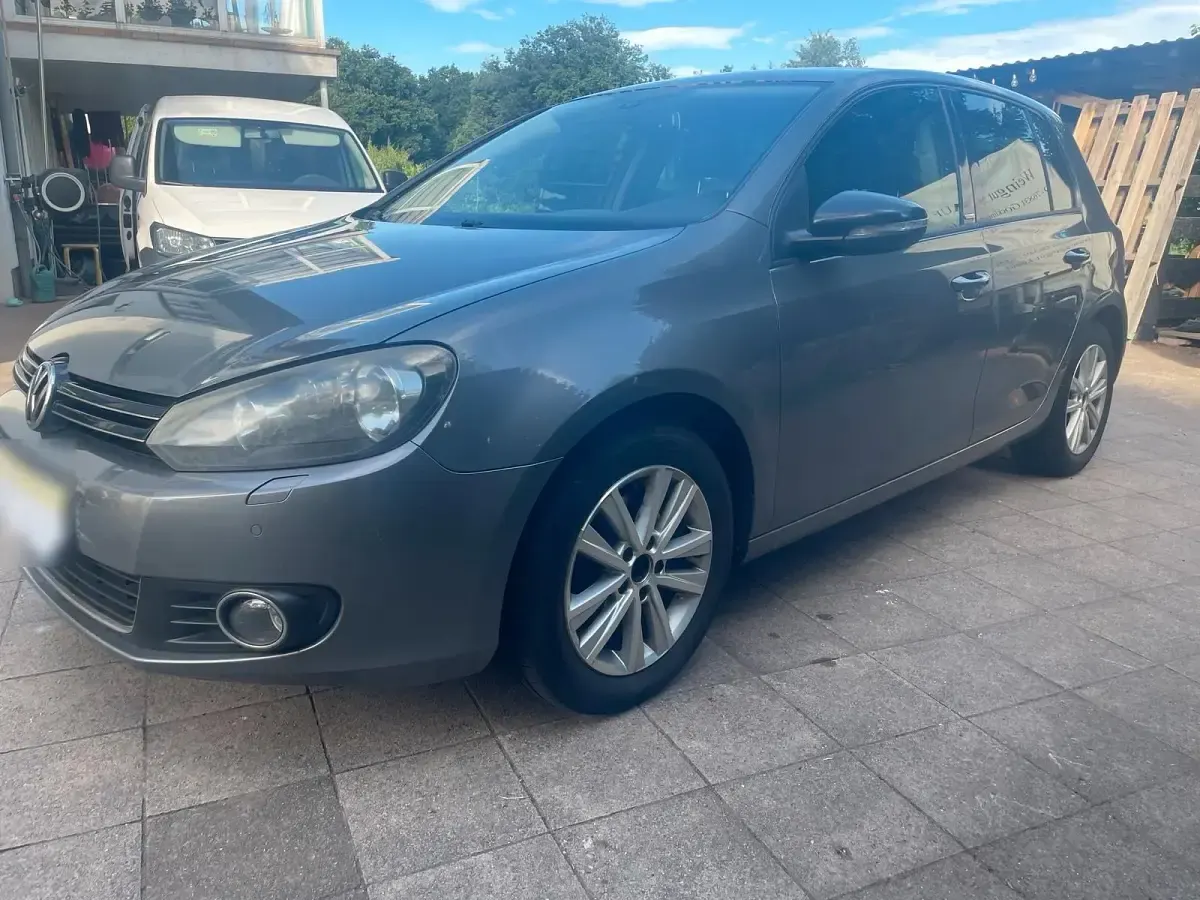Gebraucht VW Golf VI 122 PS (89 kW) 2011 Grau Kleinwagen