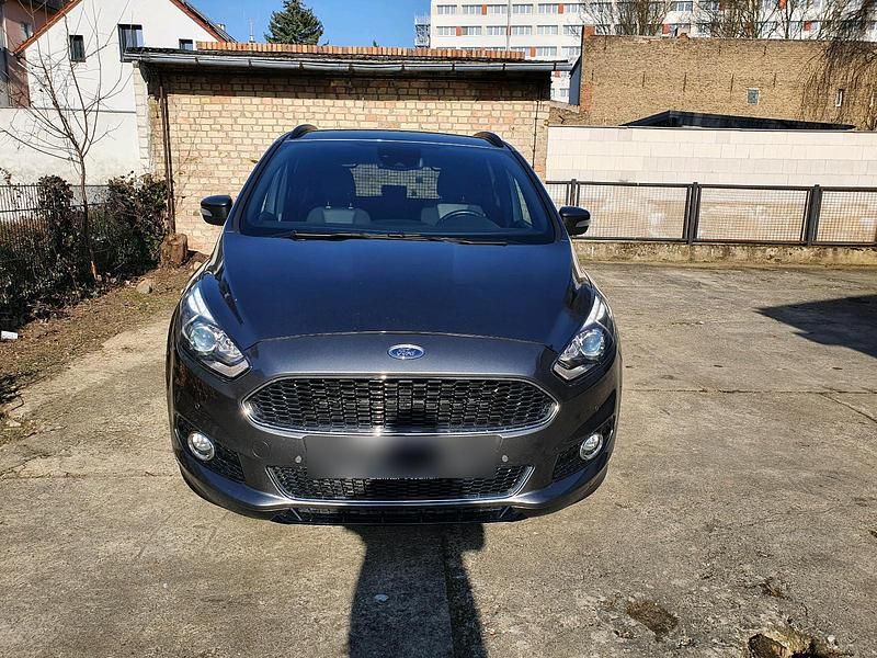 Gebraucht Ford S-MAX ST-Line 165 PS (121 kW) 2019 Andere farben Van / Kleinbus
