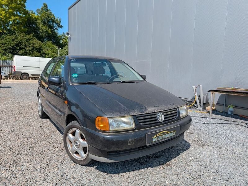 Schwarz Gebraucht 1997 VW Polo Comfortline Limousine | 699 € (Superpreis) - Bild 1/4