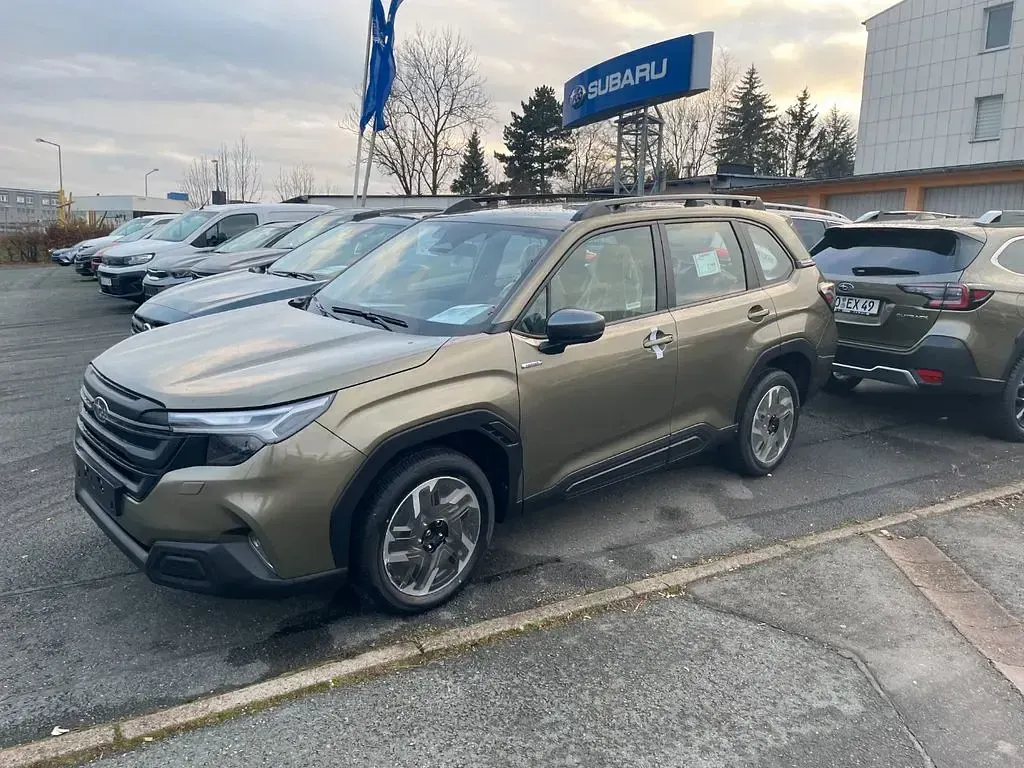 Neu Subaru Forester Trend 136 PS (100 kW) 2025 Autumn green (m) SUV