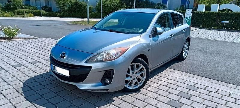 Silber Gebraucht 2012 Mazda 3 Edition Limousine | 7.300 € (Etwas zu teuer) - Bild 1/4
