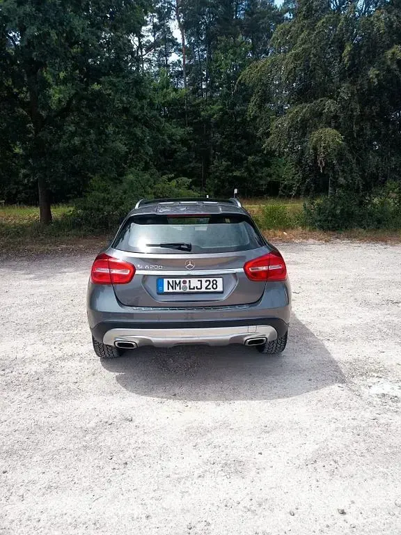 Gebraucht Mercedes GLA200 Urban 156 PS (114 kW) 2013 Grau SUV