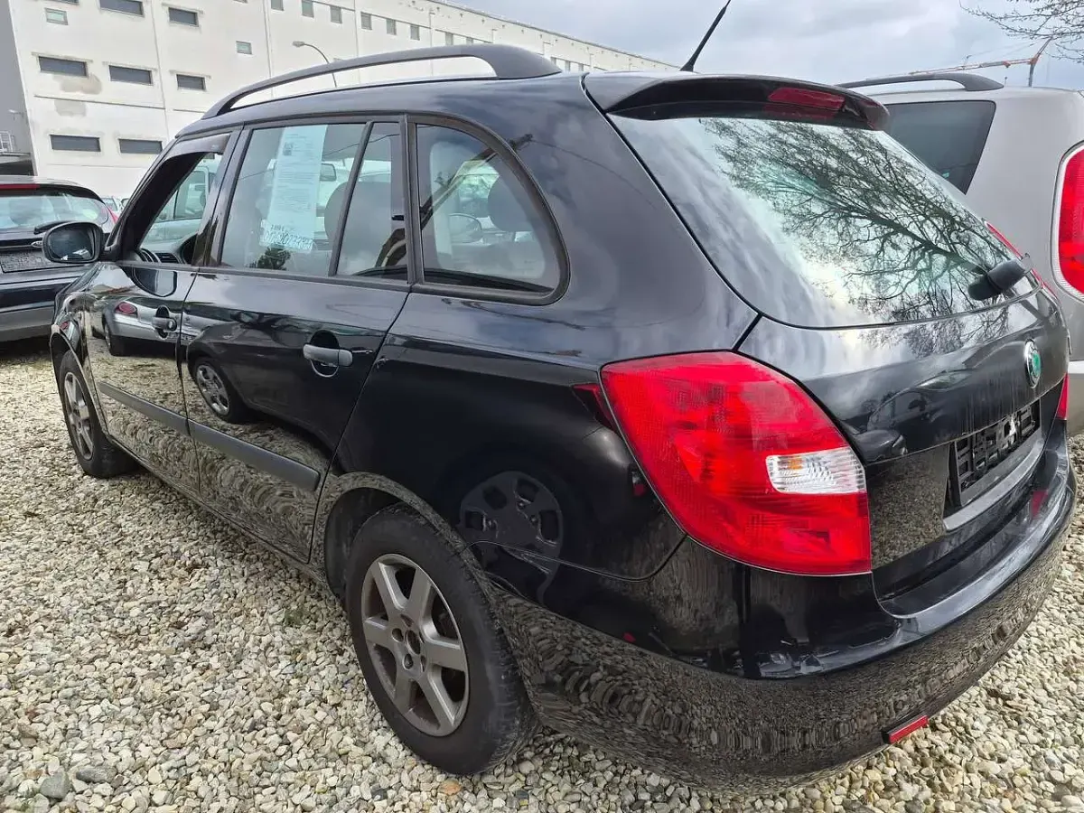 Gebraucht Skoda Fabia Special 69 PS (50 kW) 2011 Schwarzmagic perleffekt Kombi