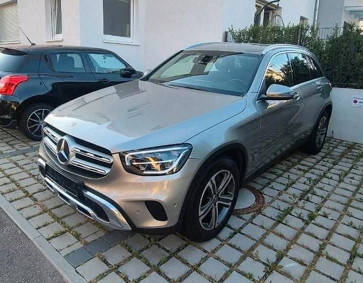 Grau Gebraucht 2019 Mercedes GLC220 SUV | 28.900 € (Guter Preis) - Bild 1/4