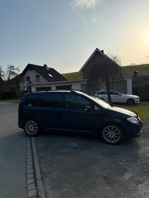Gebraucht VW Touran 105 PS (77 kW) 2008 Blau Van / Kleinbus