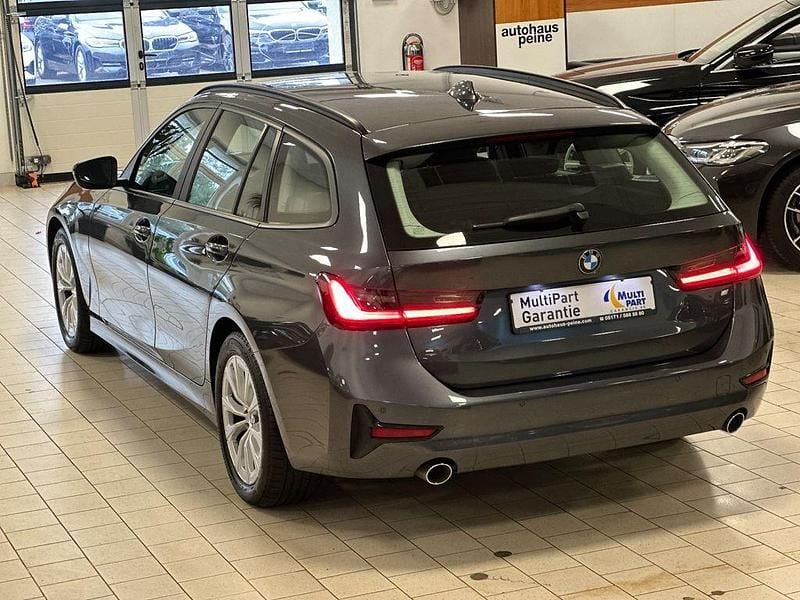 Gebraucht BMW 318 Performance 150 PS (110 kW) 2021 Grau Limousine