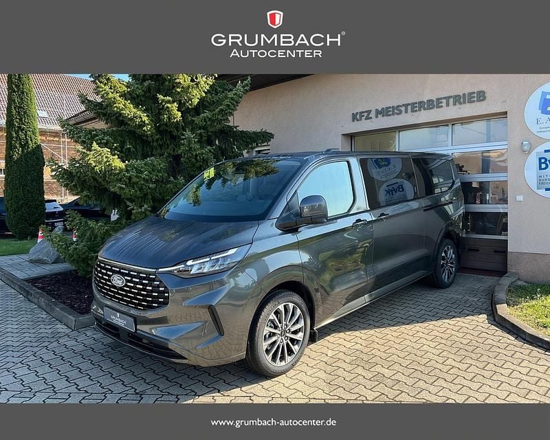 Second-hand Ford Tourneo Titanium 170 CP (125 kW) 2026 Monovolum