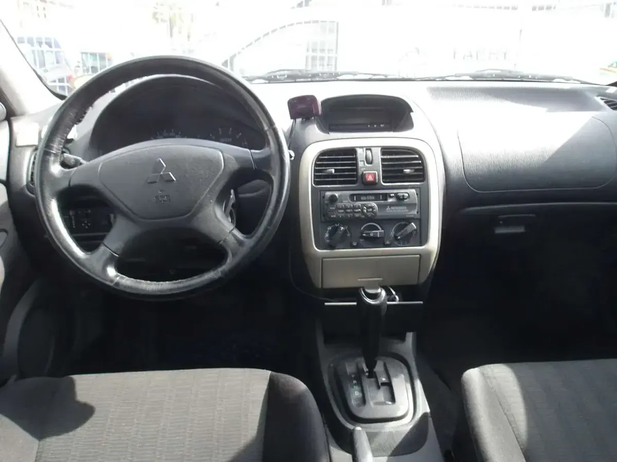 Gebraucht Mitsubishi Carisma 125 PS (91 kW) 2001 Other Limousine