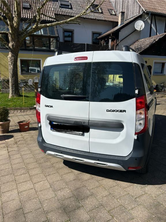 Weiß Gebraucht 2015 Dacia Dokker Stepway Van | 7.400 € (Etwas zu teuer) - Bild 1/4