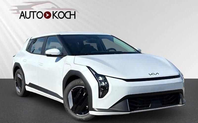 Weiß Gebraucht 2025 Kia EV4 Air Kleinwagen | 32.888 € (Superpreis) - Bild 1/4