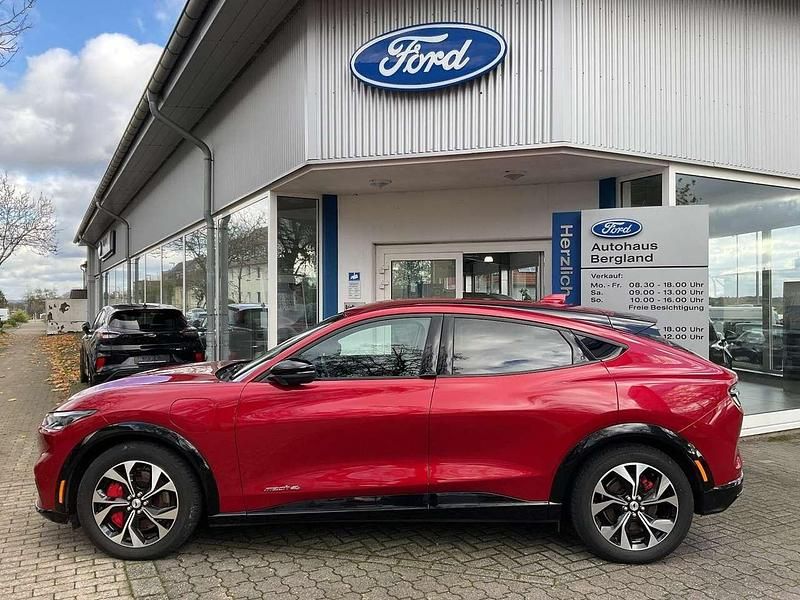 Gebraucht Ford Mustang Mach-E 197 kW (269 PS) 2022 Lucidrot metallic rot SUV
