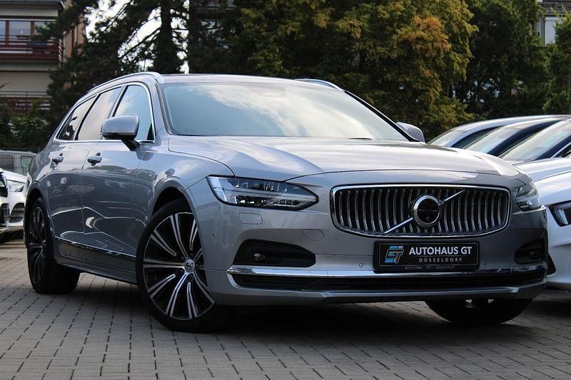 Grau Gebraucht 2024 Volvo V90 Plus Kombi | 31.999 € (Guter Preis) - Bild 1/4