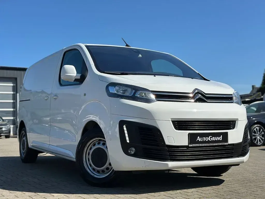 Second-hand Citroën Jumpy Business Class 122 CP (89 kW) 2017 Alb Monovolum