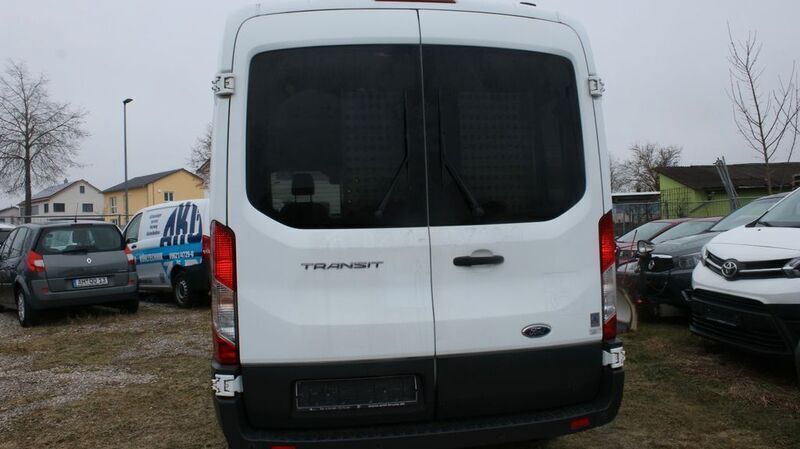 Gebraucht Ford Transit Trend 131 PS (96 kW) 2018 Weiß Van / Kleinbus