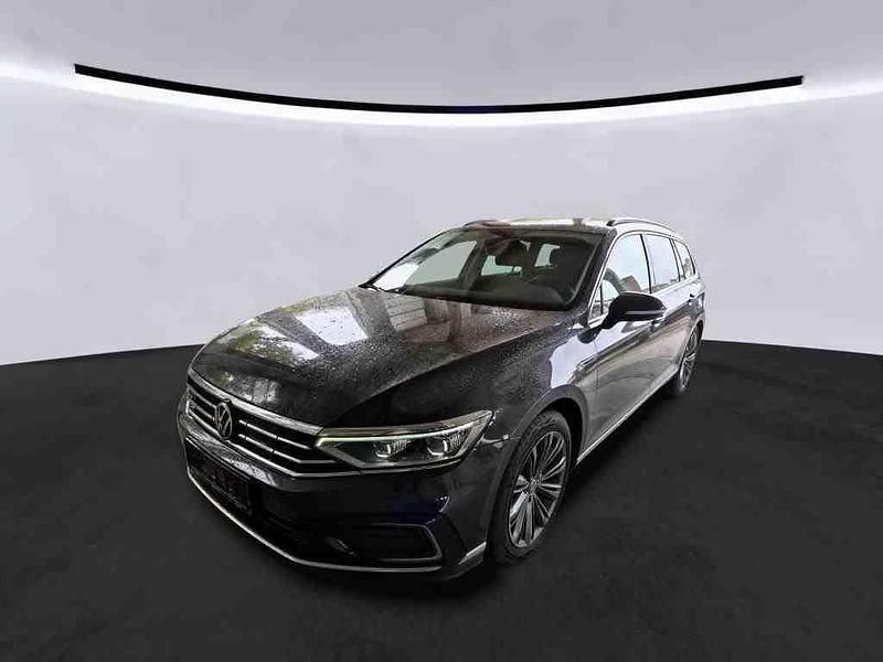 Grau Gebraucht 2021 VW Passat GTE Kombi | 17.990 € (Guter Preis) - Bild 1/4