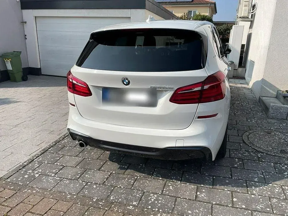Używany BMW 225 Active Tourer Performance 224 KM (164 kW) 2019 Biały Minivan
