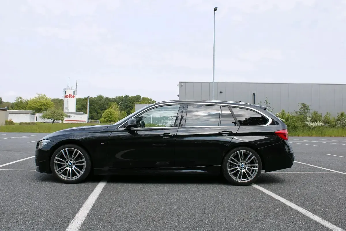 Gebraucht BMW 330 M Sport 258 PS (189 kW) 2015 Schwarz Kombi