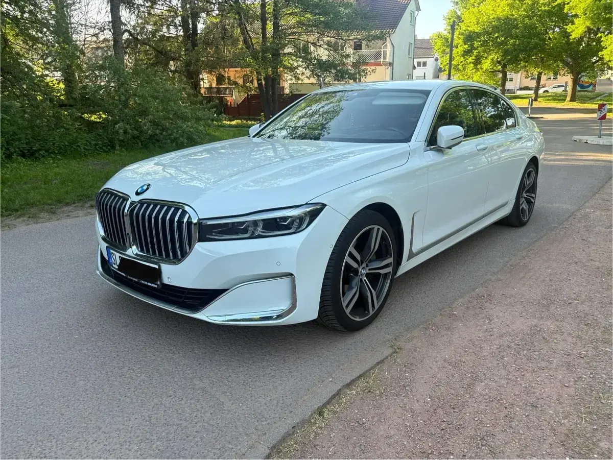 Gebraucht BMW 730 265 PS (194 kW) 2020 Weiß Limousine