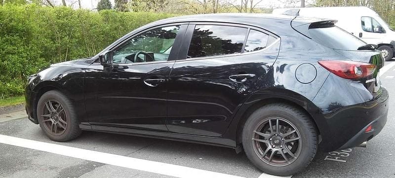 Schwarz Gebraucht 2015 Mazda 3 Sports-Line Limousine | 9.500 € (Guter Preis) - Bild 1/4