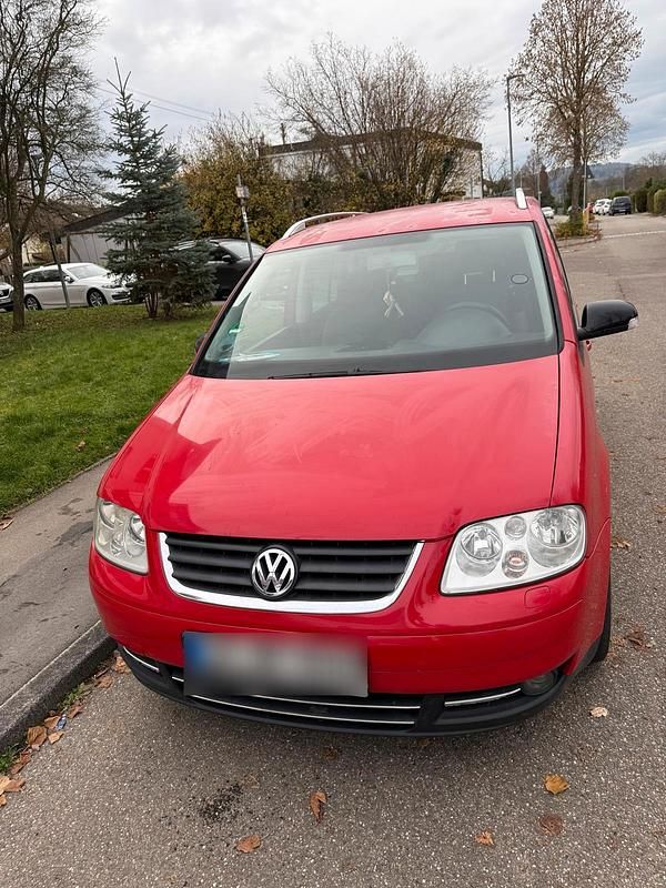 Second-hand VW Golf IV 116 CP (85 kW) 2003 Roșu Hatchback