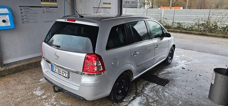 Gebraucht Opel Zafira 140 PS (102 kW) 2008 Grau Van / Kleinbus