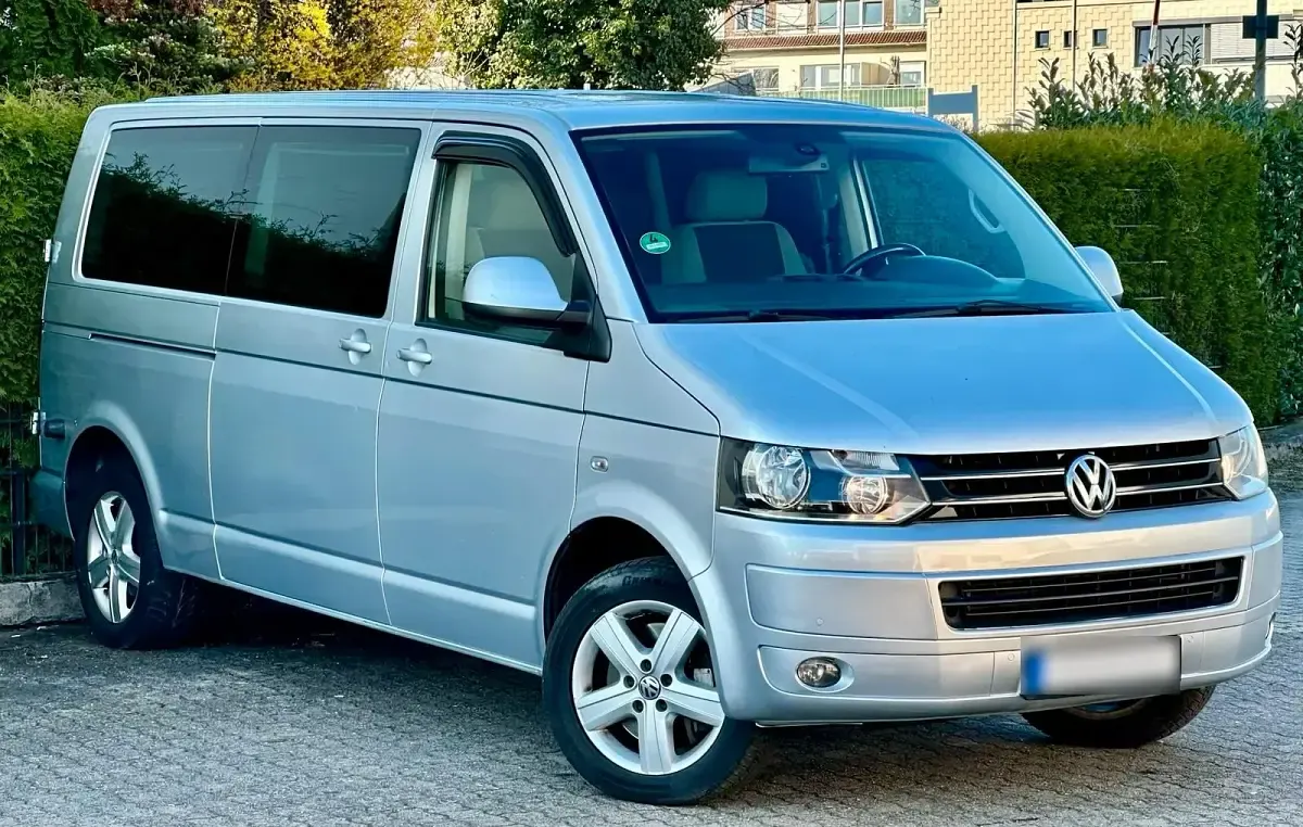 Gebraucht VW Caravelle 180 PS (132 kW) 2011 Silber Van
