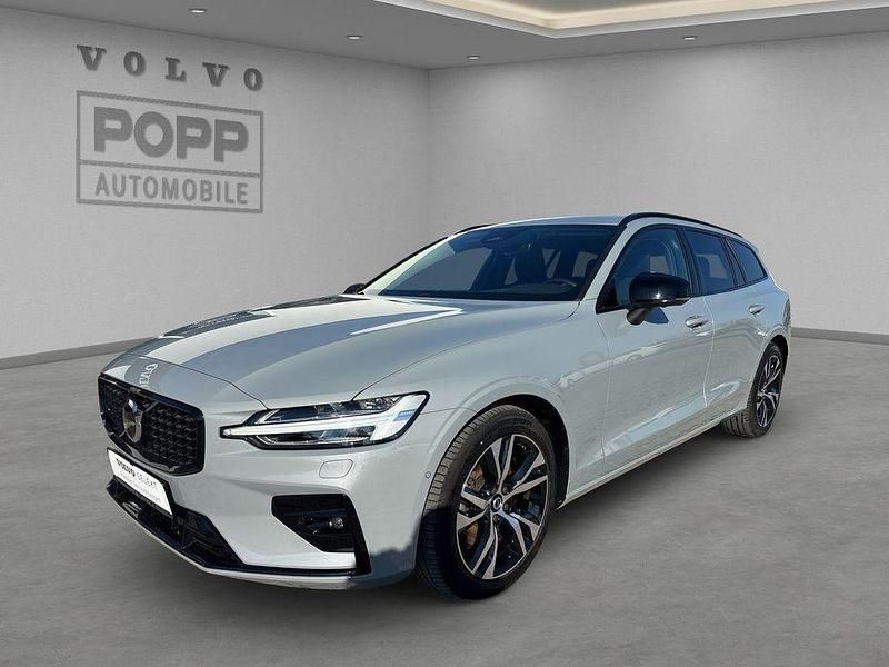 Gebraucht Volvo V60 Plus 197 PS (144 kW) 2024 Vapour grey / metallic Kombi