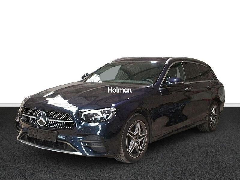 Blau Gebraucht 2022 Mercedes E300 AMG line Limousine | 35.620 € (Superpreis) - Bild 1/4