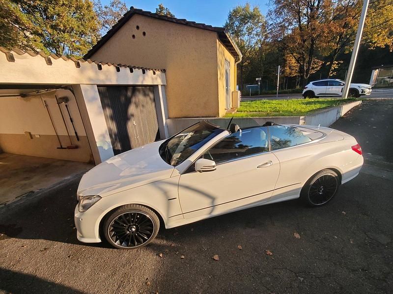 Gebraucht Mercedes E350 AMG 320 PS (235 kW) 2011 Weiß Cabrio